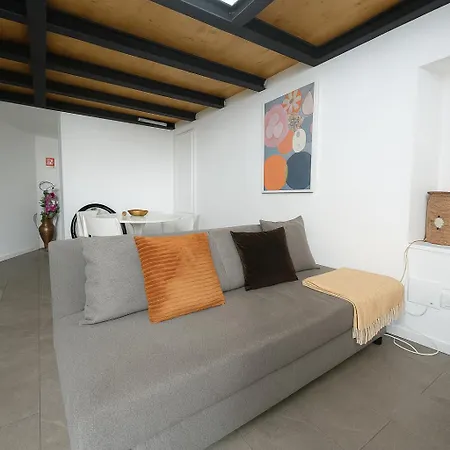 Hbhall Navigli 5 * Milán
